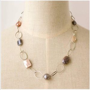 AV MAX Short Necklace NWOT
